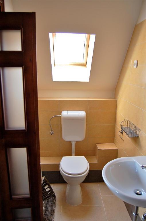 Malomdulo Farmhaz Guest House Pilisborosjeno Room photo